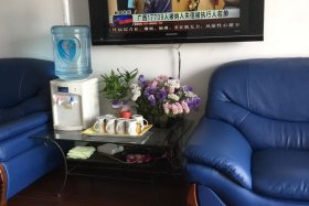 银滩步行8分钟到海滩4房3卫7床铺